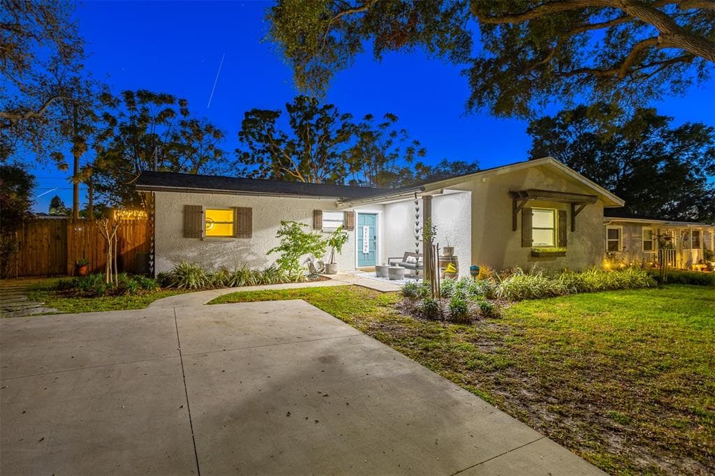 1543 GENTRY STREET CLEARWATER, FL 33755