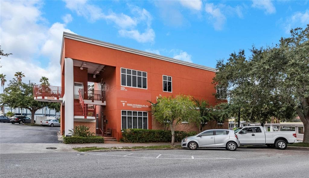585 MAIN STREET DUNEDIN, FL 34698