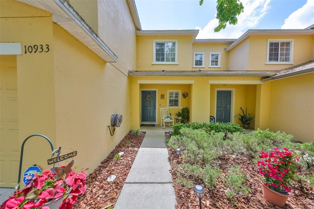 10933 KENSINGTON PARK AVENUE RIVERVIEW, FL 33578