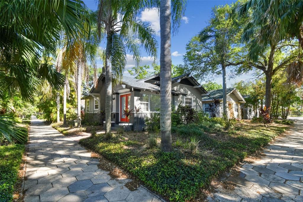 1153 BAY STREET NE ST PETERSBURG, FL 33701