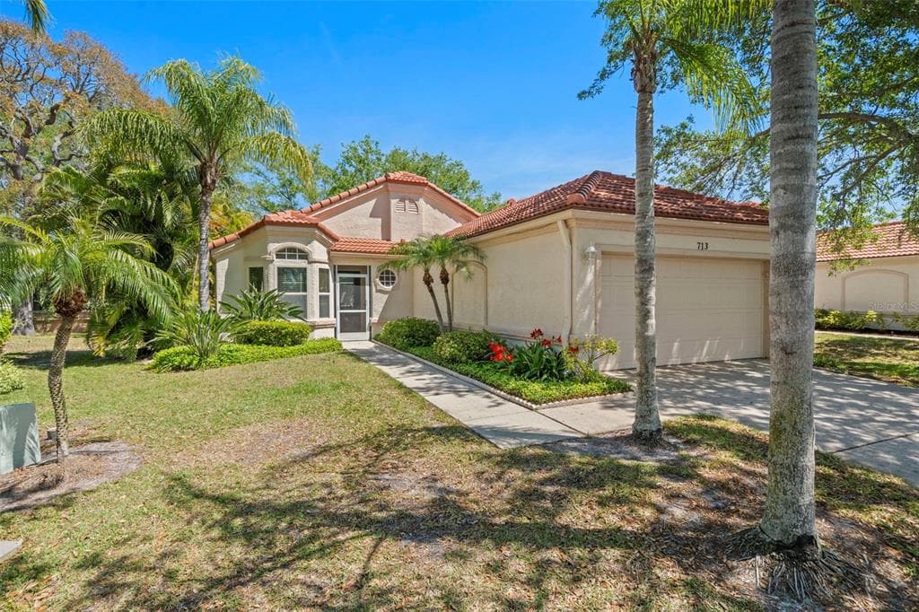 713 LIGHTHOUSE DRIVE TARPON SPRINGS, FL 34689