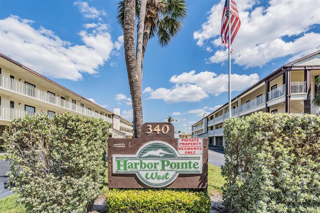 340 CAUSEWAY BOULEVARD UNIT 209 DUNEDIN, FL 34698