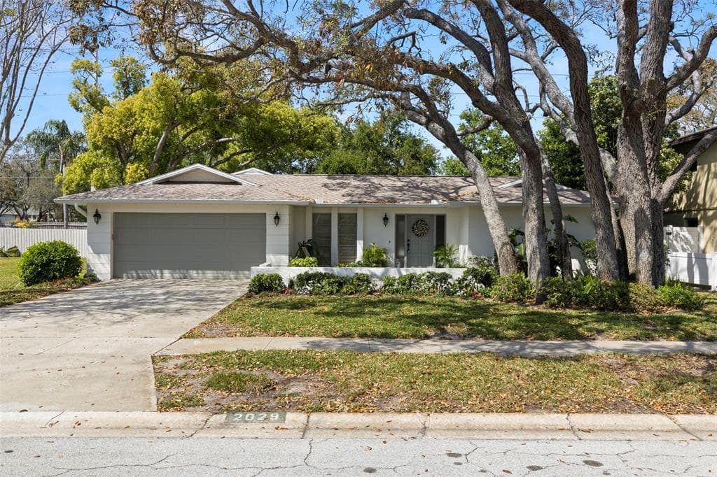 2029 WINDING OAKS DRIVE PALM HARBOR, FL 34683