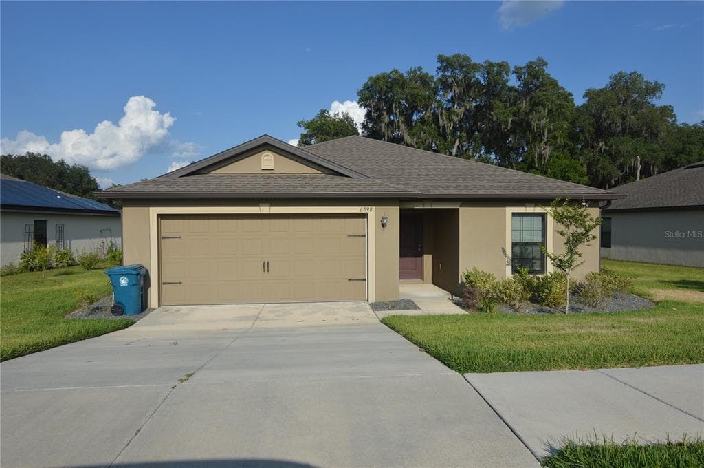6898 REDBAY DRIVE BROOKSVILLE, FL 34602