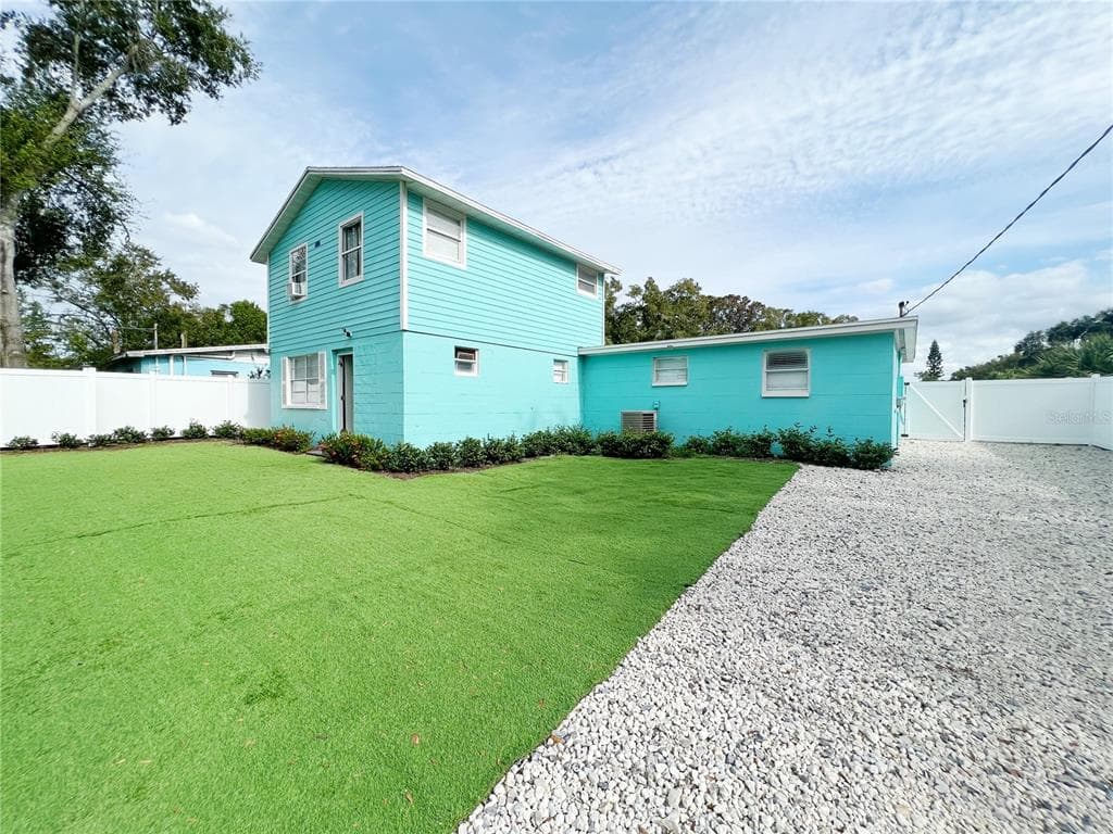 8714 N LINDA TAMPA, FL 33604