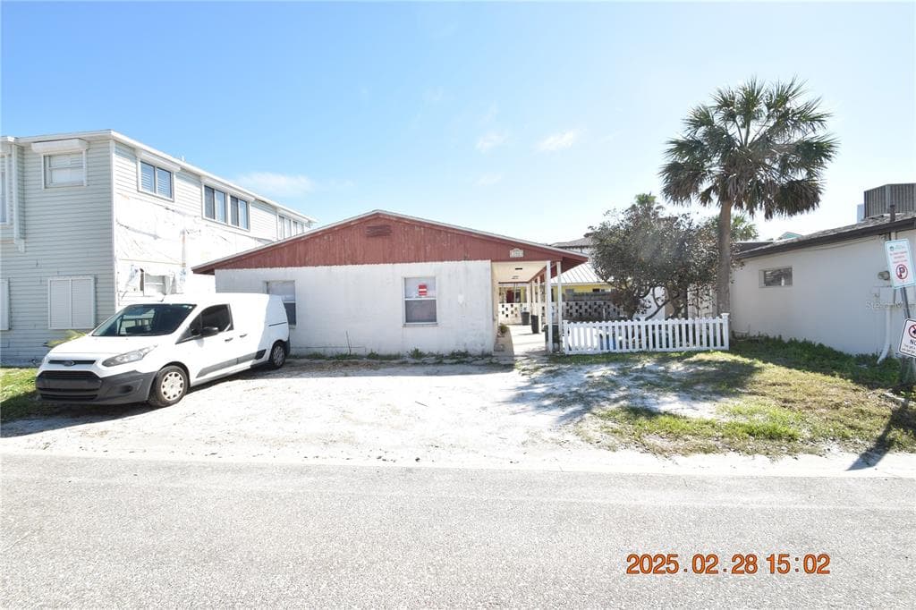 146 CORAL AVENUE UNIT B REDINGTON SHORES, FL 33708