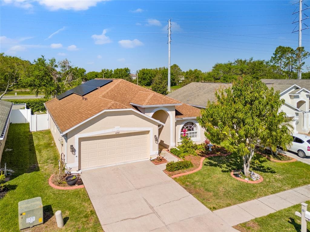 4247 BALMORAL COURT WESLEY CHAPEL, FL 33543