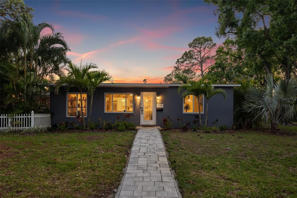 1136 SERPENTINE DRIVE S ST PETERSBURG, FL 33705