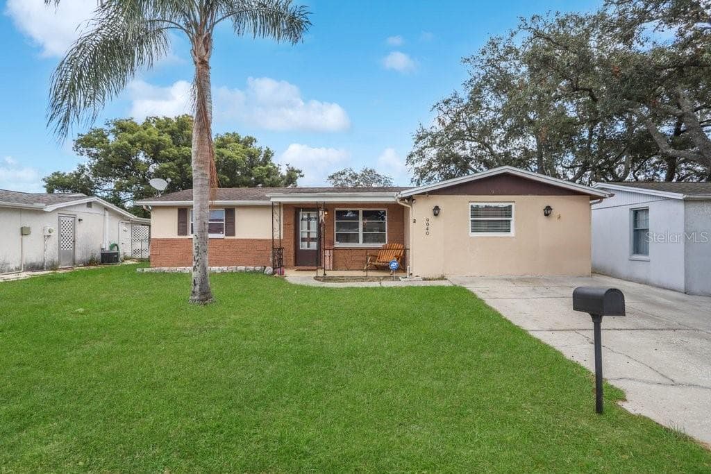 9040 LUNAR LANE PORT RICHEY, FL 34668