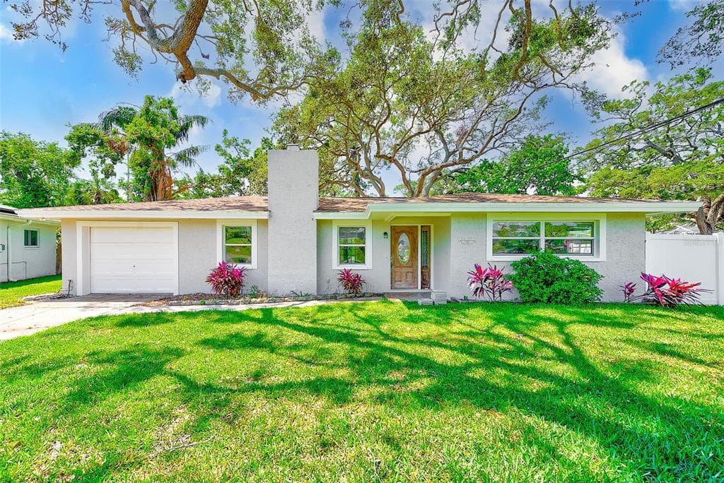 3572 POCAHONTAS DRIVE LARGO, FL 33774