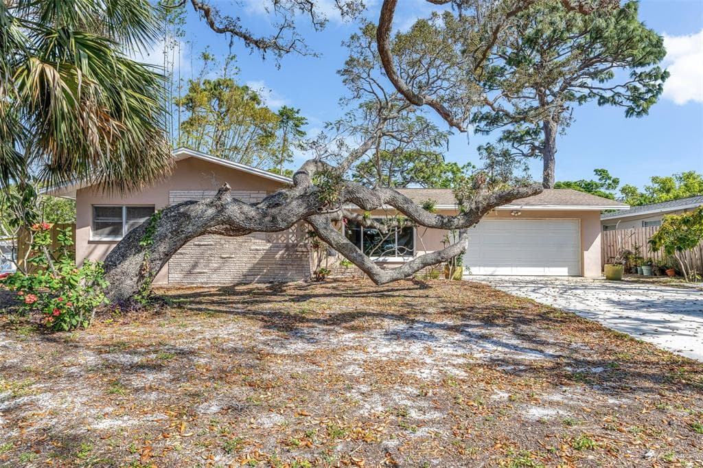 1250 12TH COURT SW LARGO, FL 33770