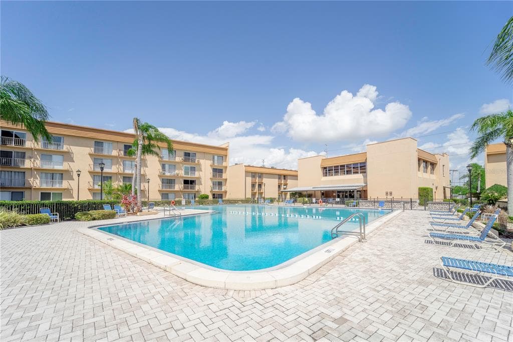 5820 N CHURCH AVENUE UNIT 321 TAMPA, FL 33614