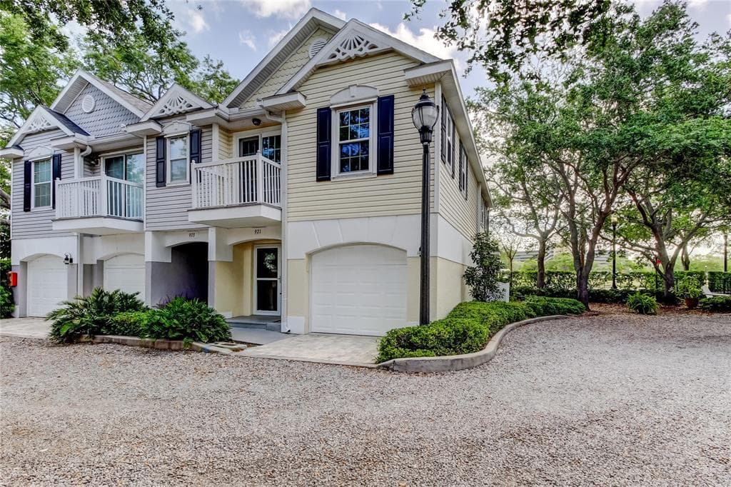 971 WELLINGTON COURT DUNEDIN, FL 34698