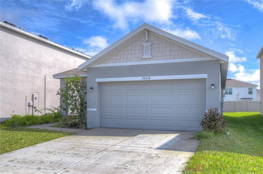 5460 WARRINGTON TOWN PATH WESLEY CHAPEL, FL 33545