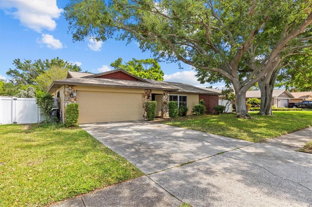 11353 TRADEWINDS BOULEVARD LARGO, FL 33773