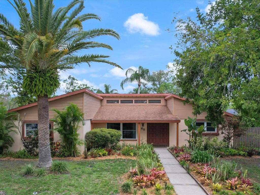 65 HARBOR WOODS CIRCLE SAFETY HARBOR, FL 34695