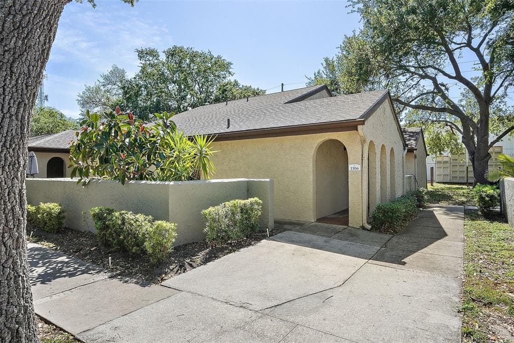6262 142ND AVENUE N UNIT 1106 CLEARWATER, FL 33760