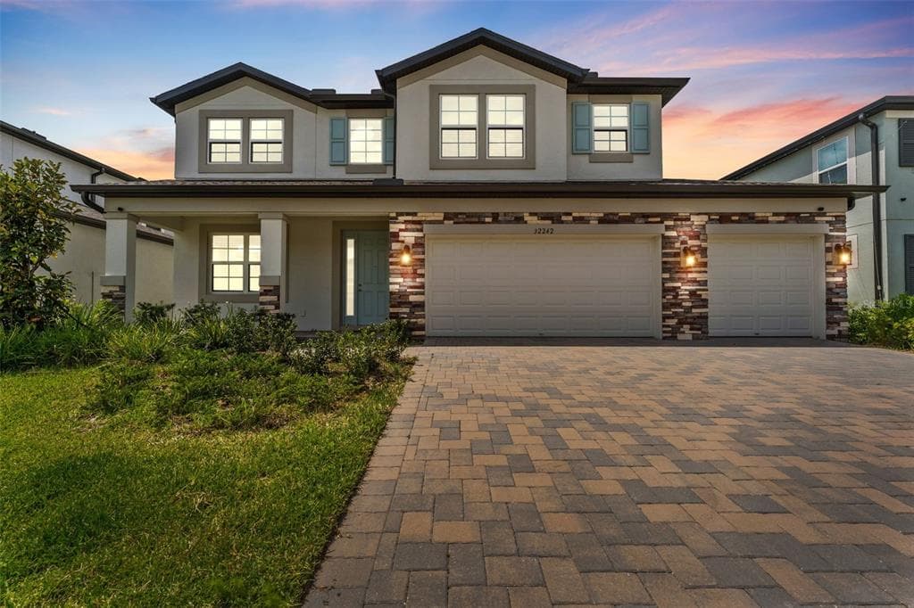 32242 SAPNA CHIME DRIVE WESLEY CHAPEL, FL 33545