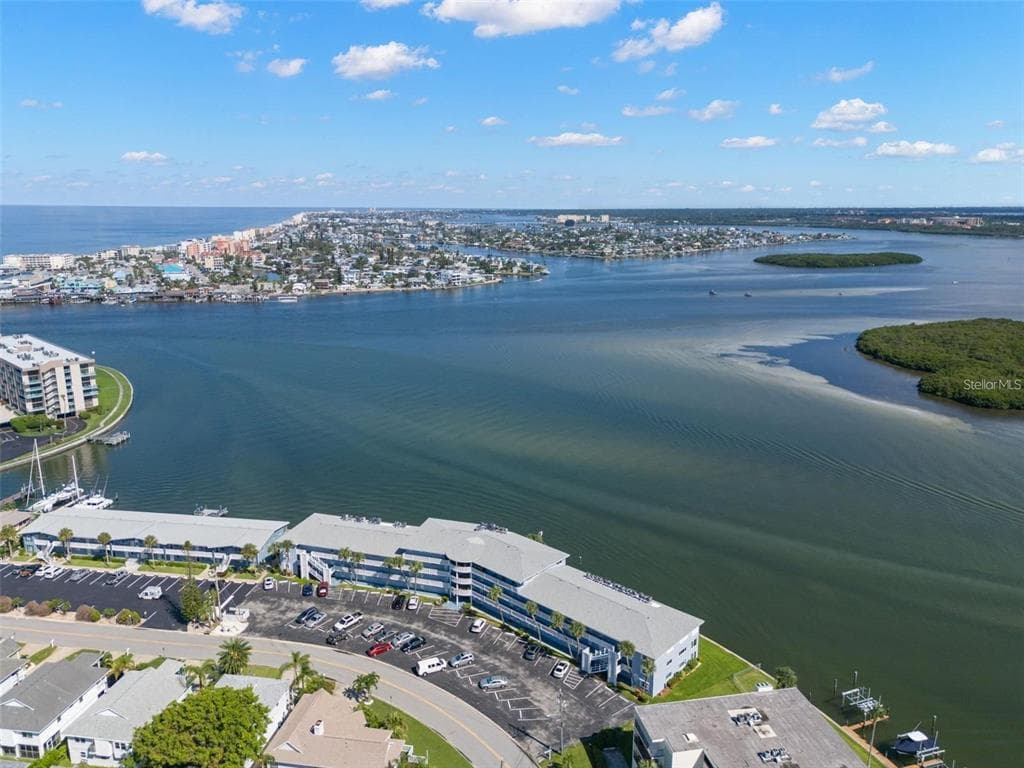 280 126TH AVENUE UNIT 106 TREASURE ISLAND, FL 33706