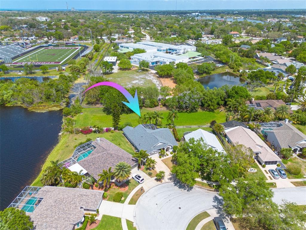 526 VILLAGE DRIVE TARPON SPRINGS, FL 34689