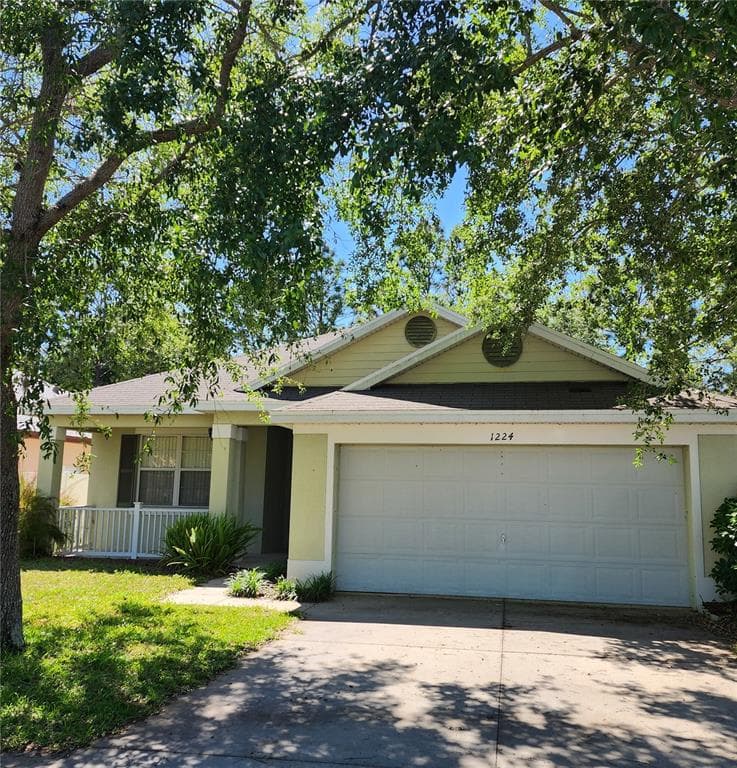 1224 LONGVILLE CIRCLE TAVARES, FL 32778