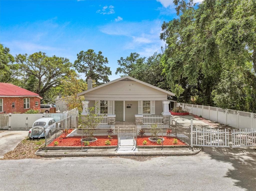 1209 E 29TH AVENUE TAMPA, FL 33605