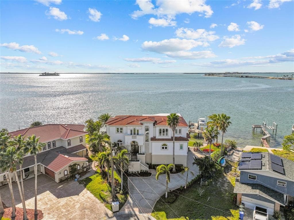 2402 BAYWOOD DRIVE W DUNEDIN, FL 34698