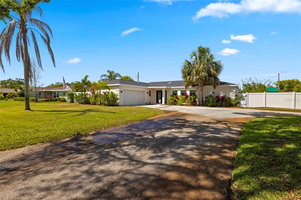 3775 HARBOR HEIGHTS DRIVE LARGO, FL 33774
