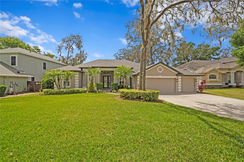 122 FALLING WATER DRIVE BRANDON, FL 33511