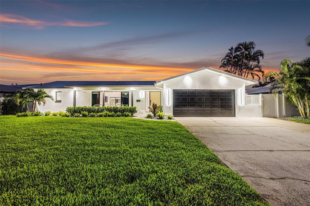 1367 51ST AVENUE NE ST PETERSBURG, FL 33703