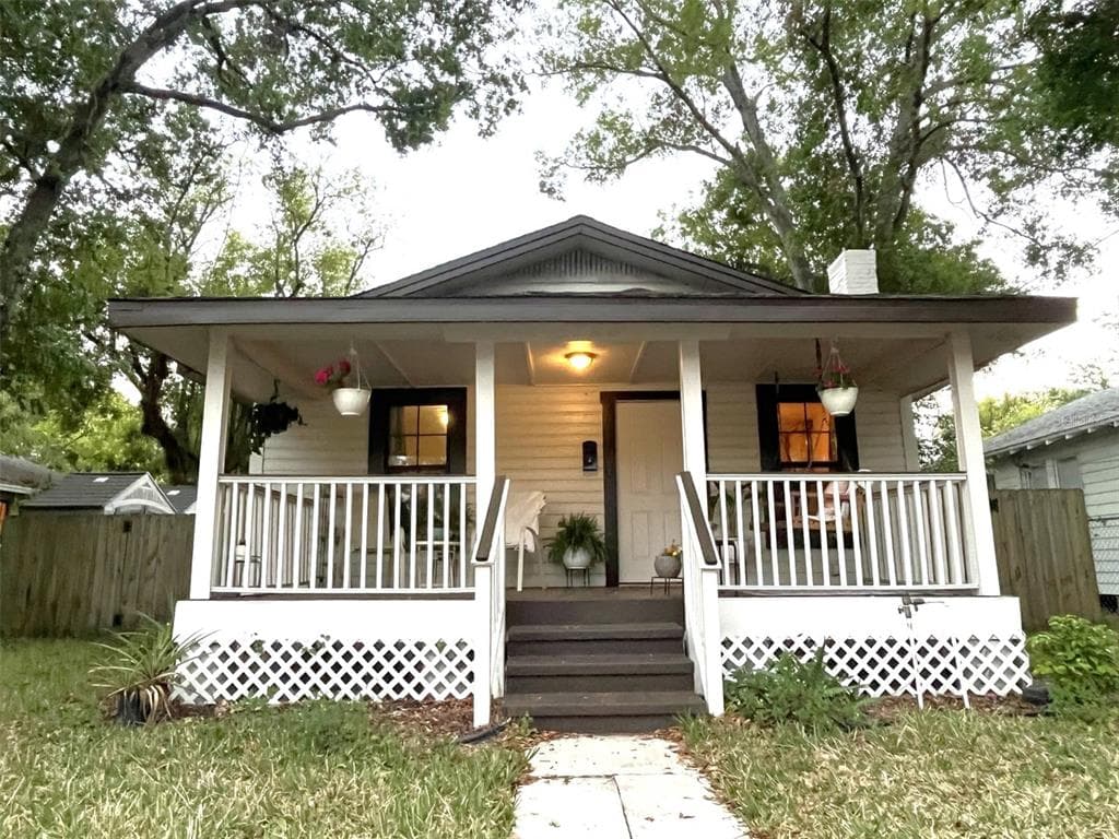 1223 E OSBORNE AVENUE TAMPA, FL 33603