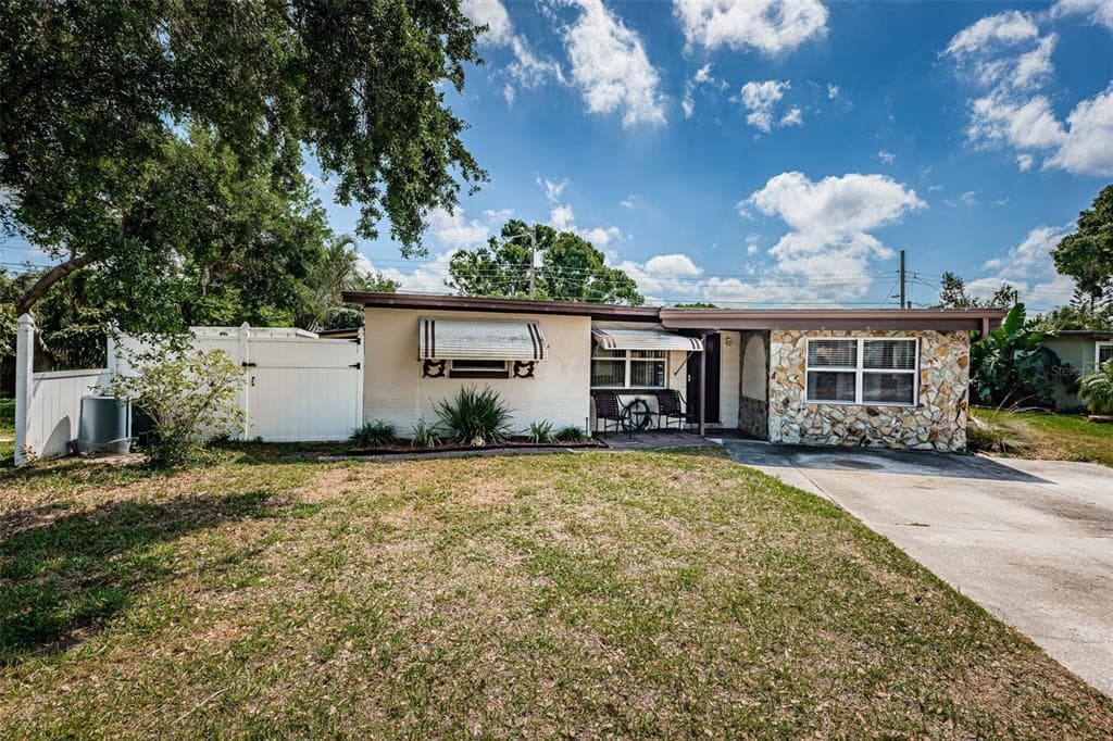 11831 104TH LANE LARGO, FL 33773