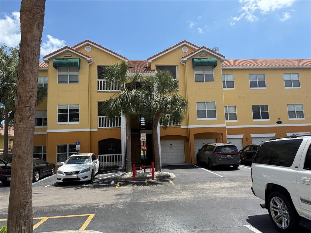 10764 70TH AVENUE UNIT 4302 SEMINOLE, FL 33772