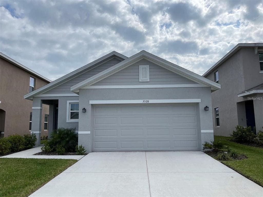 5526 OXFORD GRAY ROAD WESLEY CHAPEL, FL 33545