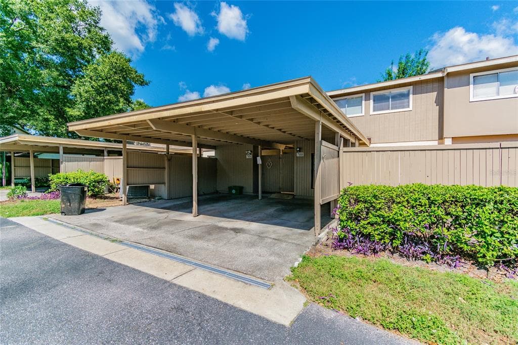 8603 CATTAIL DRIVE TEMPLE TERRACE, FL 33637