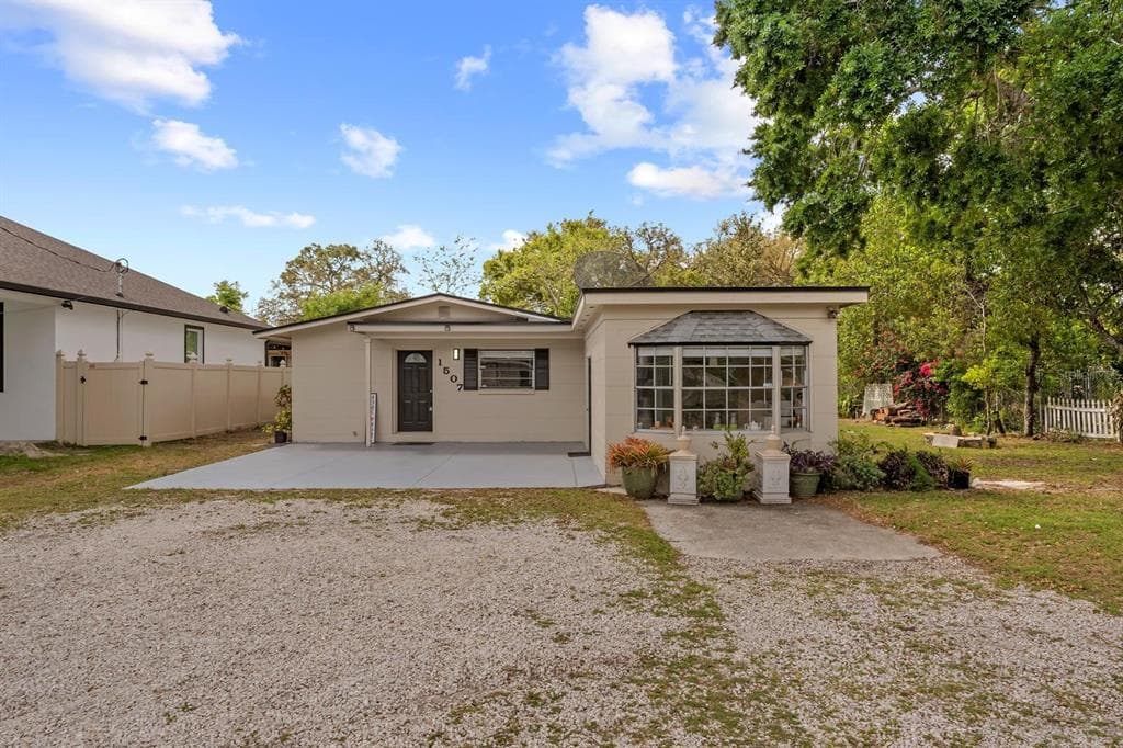 1507 E BOUGAINVILLEA AVENUE TAMPA, FL 33612