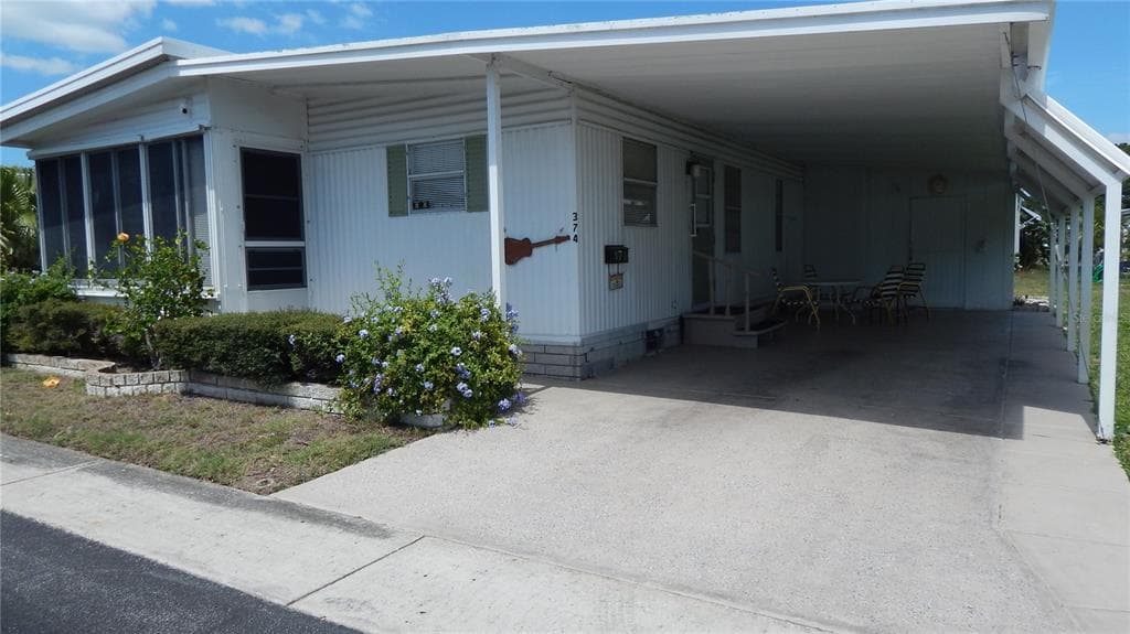 374 KING PALM STREET LARGO, FL 33778
