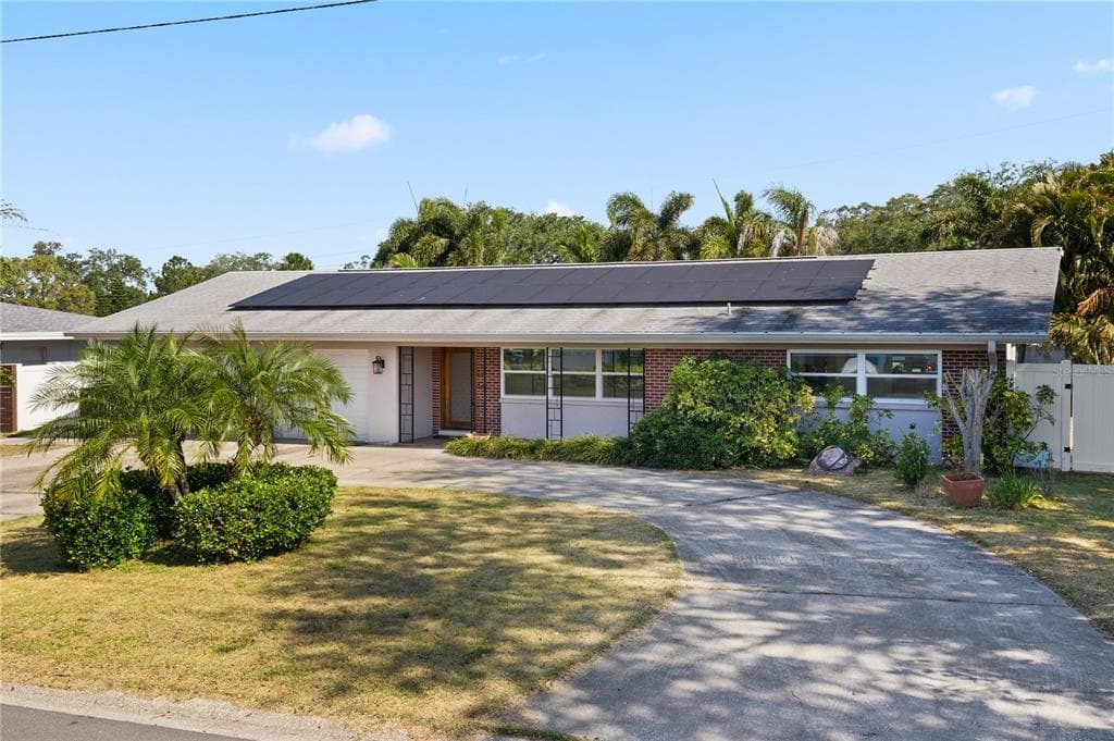 1720 EMERALD DRIVE CLEARWATER, FL 33756