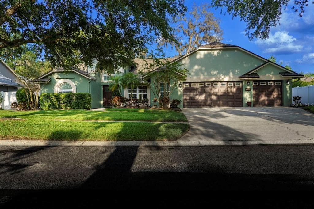 12817 WALLINGFORD DRIVE