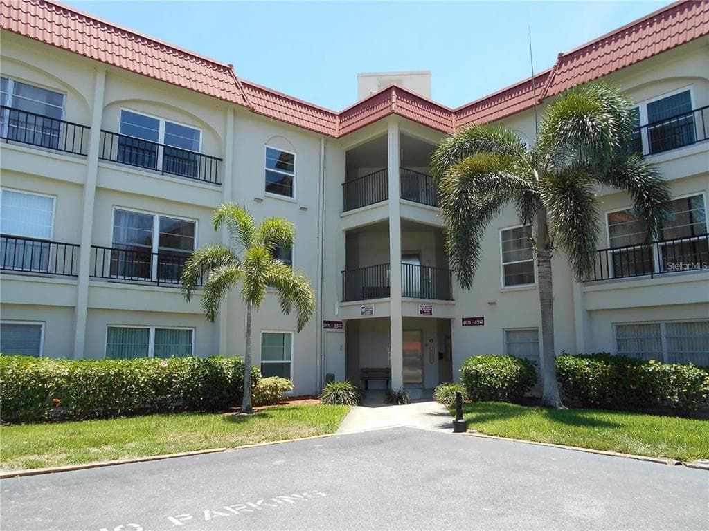 2700 BAYSHORE BOULEVARD UNIT 4103 DUNEDIN, FL 34698
