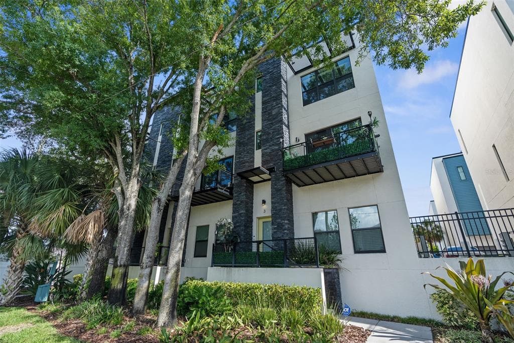 4810 W MCELROY AVENUE UNIT 1 TAMPA, FL 33611