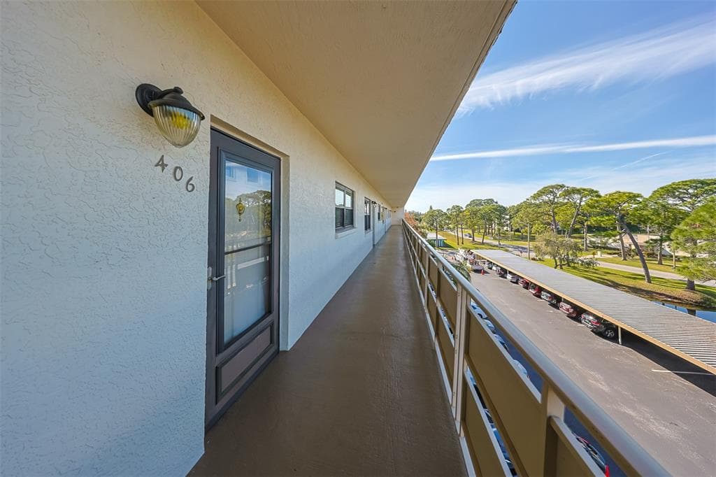 6070 80TH STREET N UNIT 406 ST PETERSBURG, FL 33709