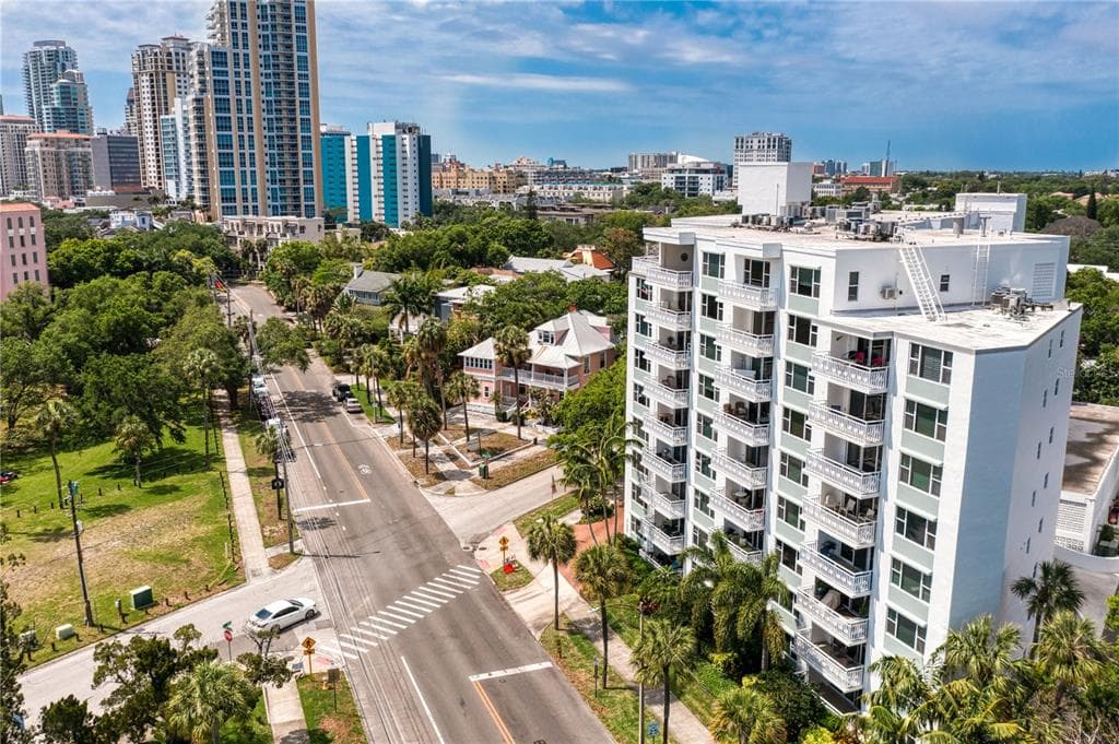 700 BEACH DRIVE E UNIT PH 2 ST PETERSBURG, FL 33701
