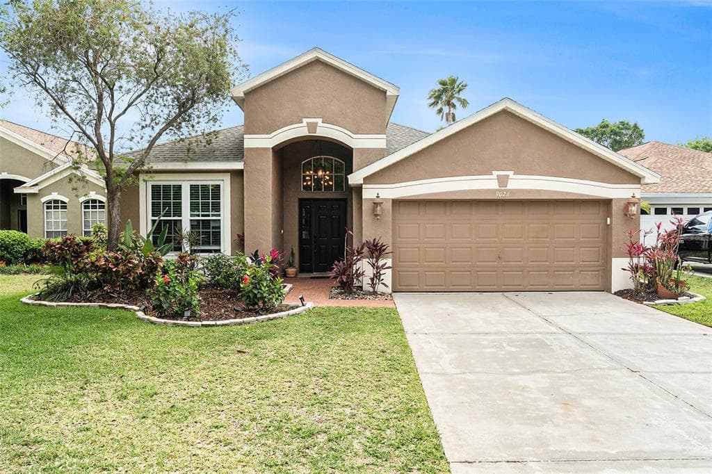 9026 CLIFF LAKE LANE TAMPA, FL 33614