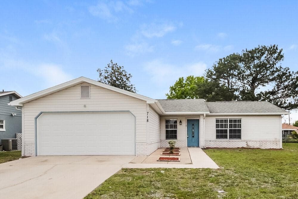 718 DEL PRADO DRIVE KISSIMMEE, FL 34758