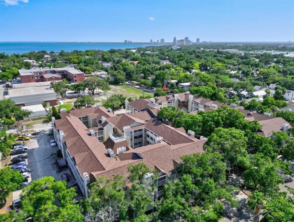 1000 W HORATIO STREET UNIT 207 TAMPA, FL 33606