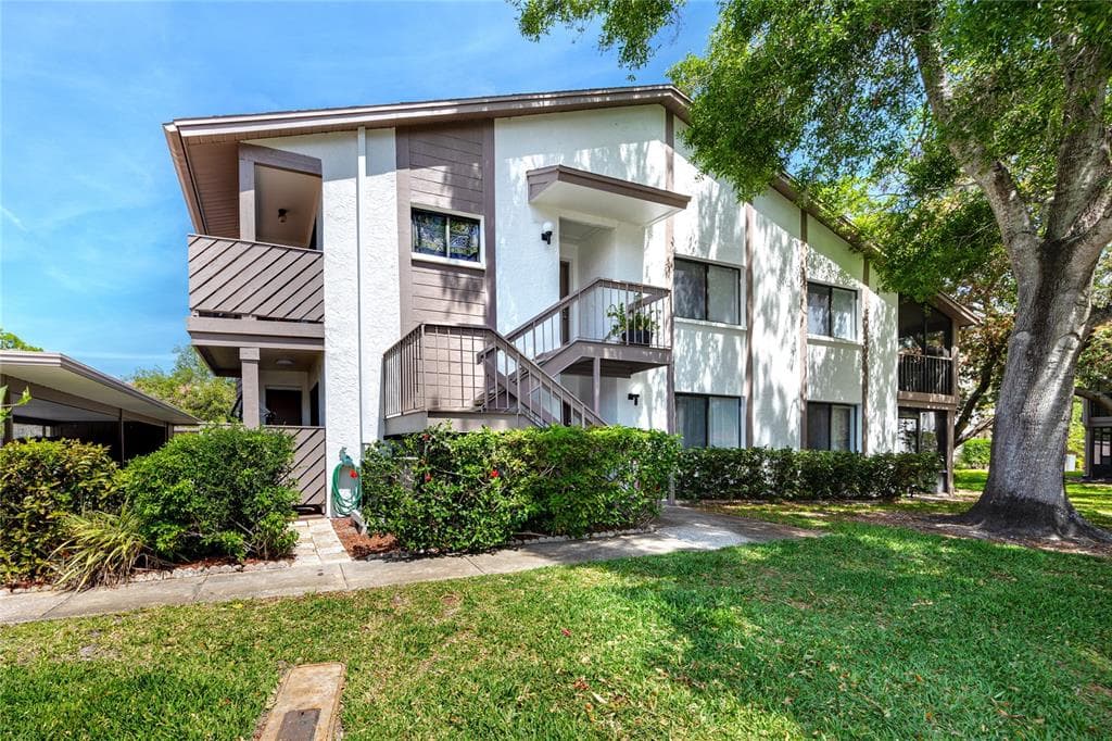 2363 NEWBURG LANE UNIT B SAFETY HARBOR, FL 34695