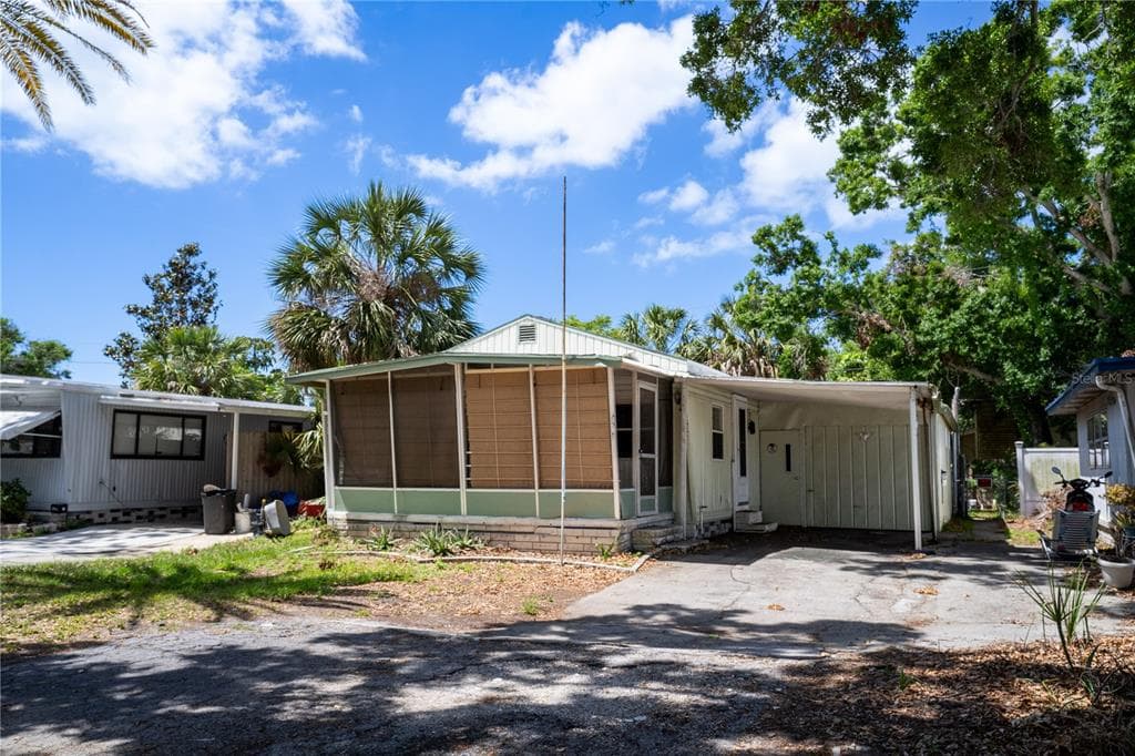 5204 YELLOW PINE STREET N ST PETERSBURG, FL 33709