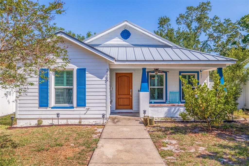 225 18TH AVENUE S ST PETERSBURG, FL 33705