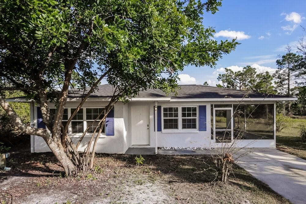 725 GOLDWYN AVENUE S LEHIGH ACRES, FL 33974